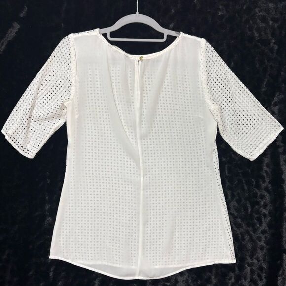 Banana Republic Elegant White Eyelet Short Sleeve Women's Top - Picture 2 of 5